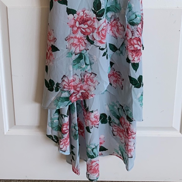 Floral high low wrap dress with flutter sleeves - Picture 6 of 6